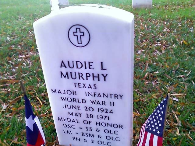 audie-murphy-grave